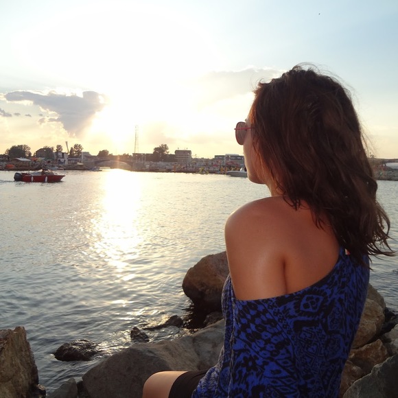 Meet your Posher, Andreea - Picture 1 of 1